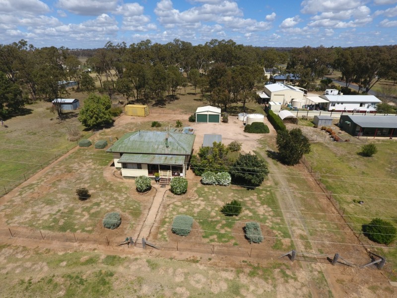 99 Baron Street, Hendon QLD 4362
