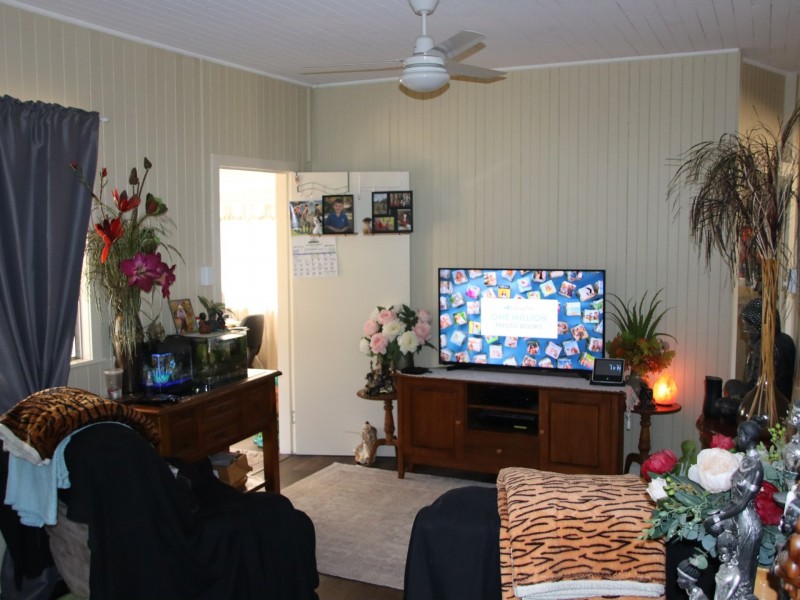 99 Baron Street, Hendon QLD 4362