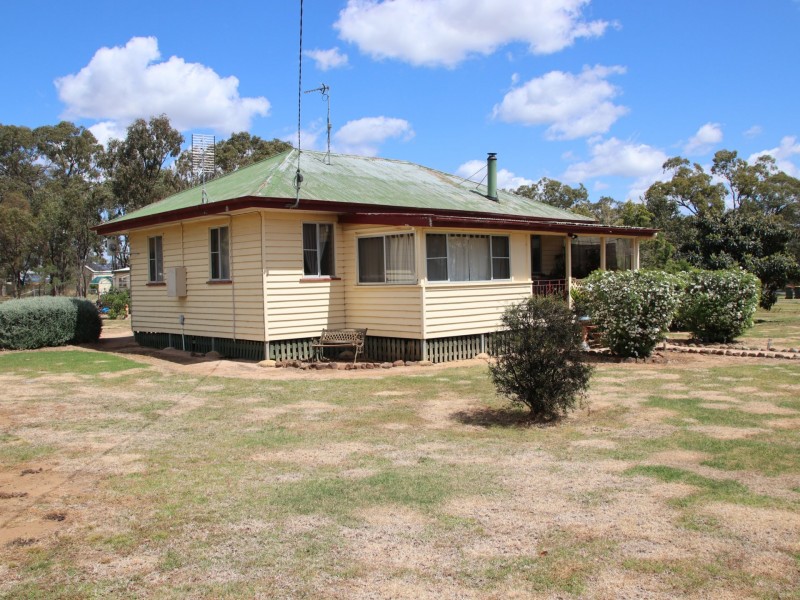 99 Baron Street, Hendon QLD 4362