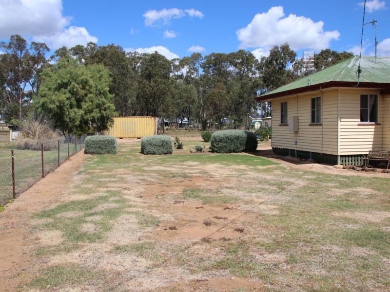 99 Baron Street, Hendon QLD 4362