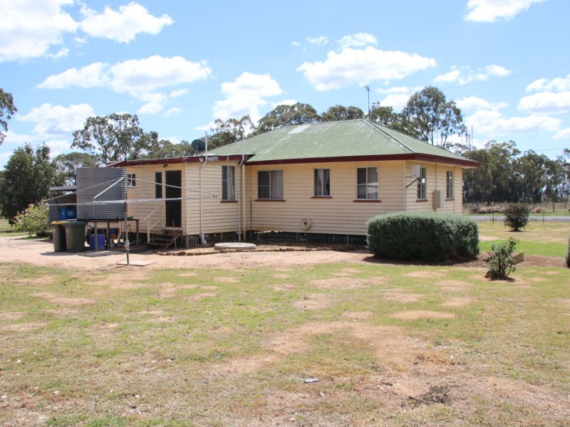 99 Baron Street, Hendon QLD 4362