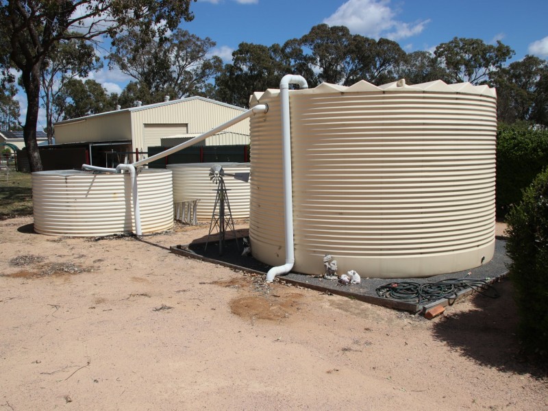 99 Baron Street, Hendon QLD 4362