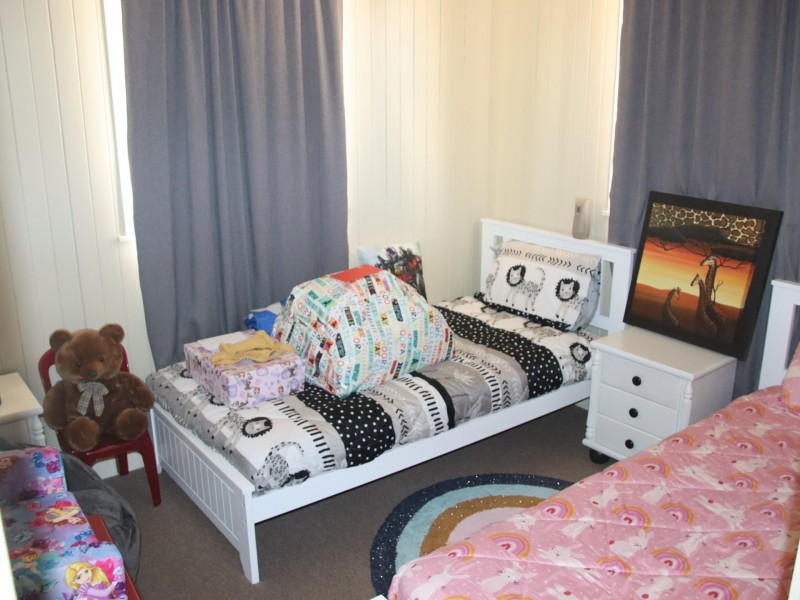 99 Baron Street, Hendon QLD 4362