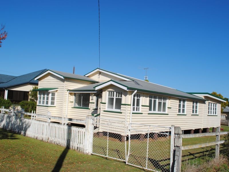 17 Dragon Street, Warwick QLD 4370