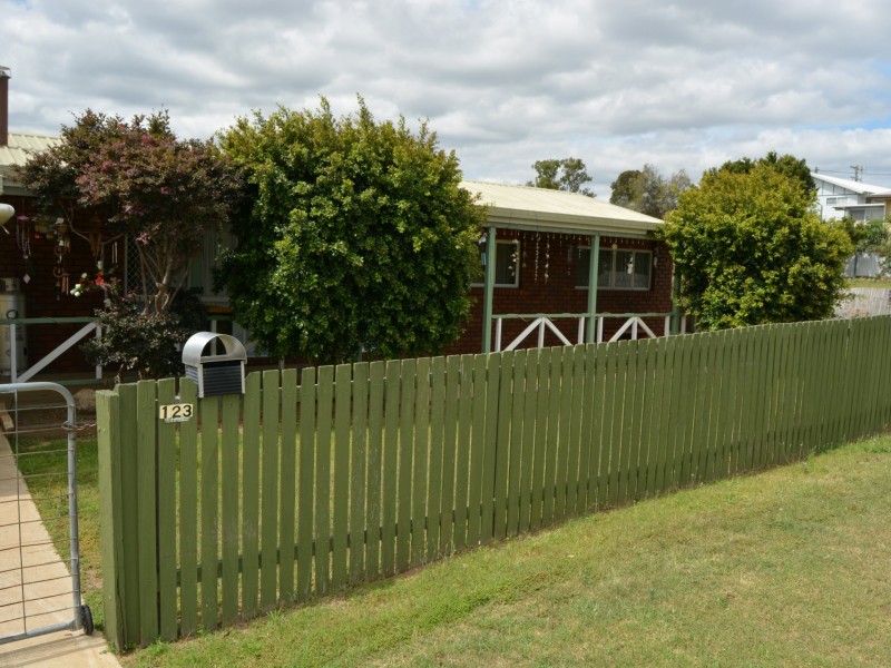 123 Locke Street, Warwick QLD 4370