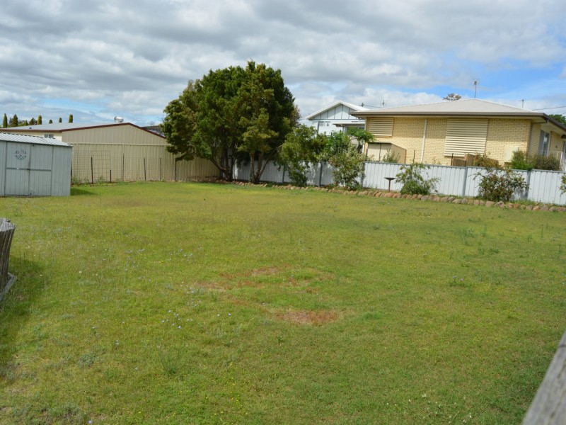 123 Locke Street, Warwick QLD 4370