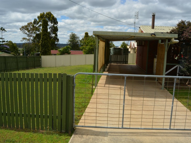 123 Locke Street, Warwick QLD 4370