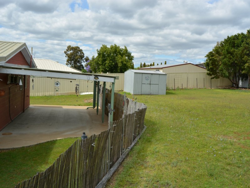 123 Locke Street, Warwick QLD 4370