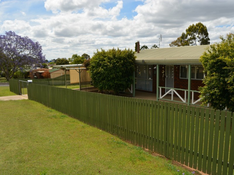 123 Locke Street, Warwick QLD 4370