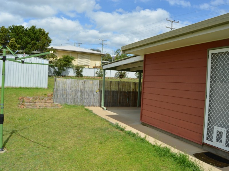 123 Locke Street, Warwick QLD 4370