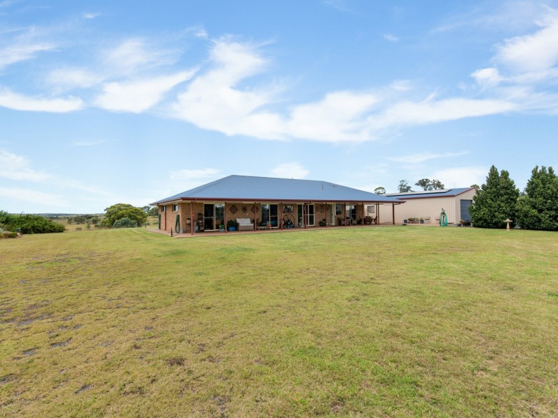4 Browns Road, Dalveen QLD 4374