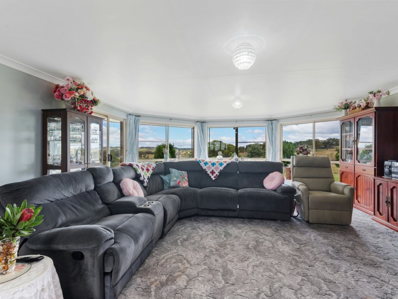 4 Browns Road, Dalveen QLD 4374