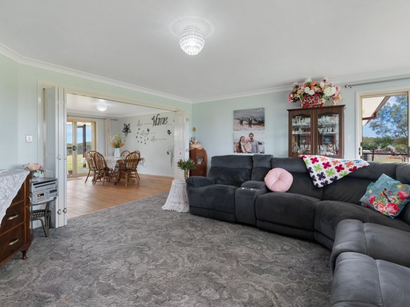 4 Browns Road, Dalveen QLD 4374