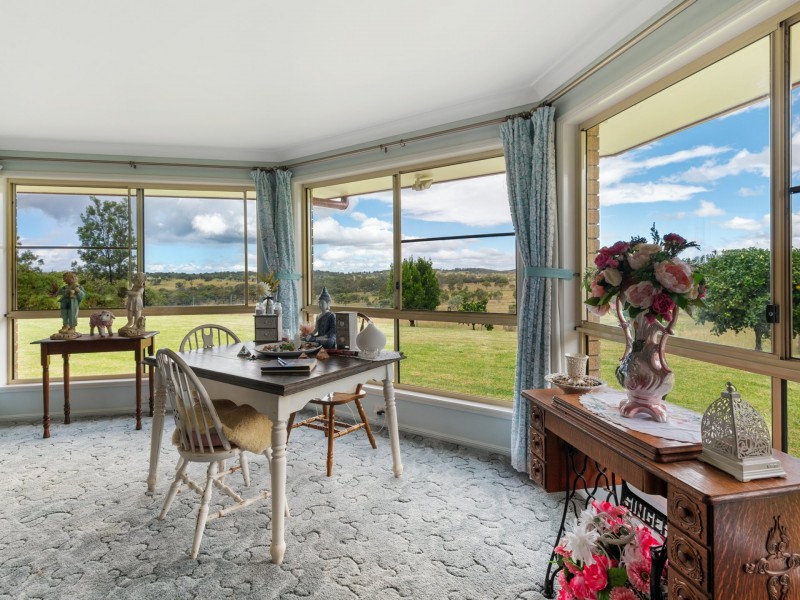 4 Browns Road, Dalveen QLD 4374