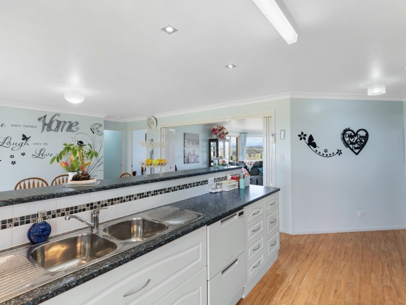 4 Browns Road, Dalveen QLD 4374