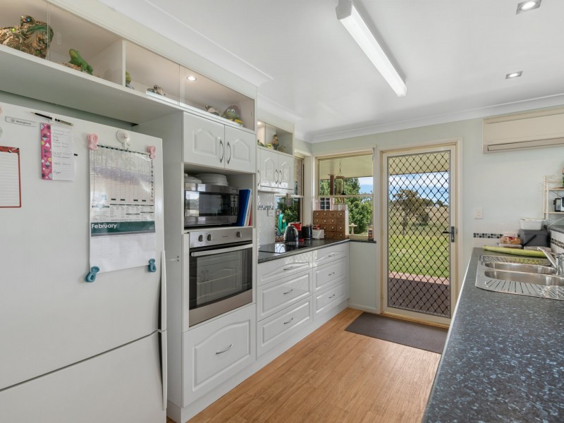 4 Browns Road, Dalveen QLD 4374