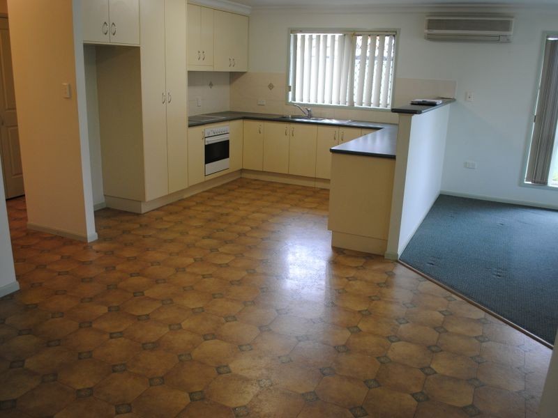 2/20 Myrtle Avenue, Warwick QLD 4370