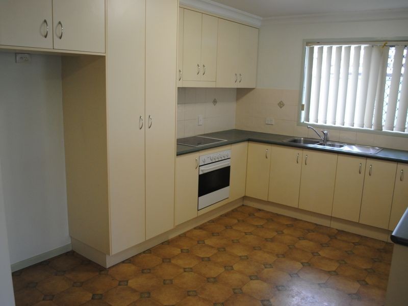 2/20 Myrtle Avenue, Warwick QLD 4370