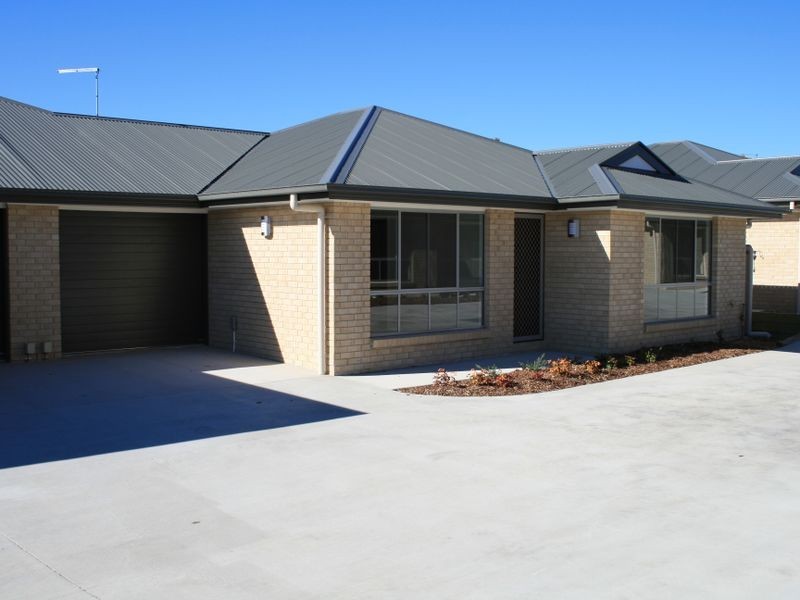 Unit 2 208 Wood Street, Warwick QLD 4370