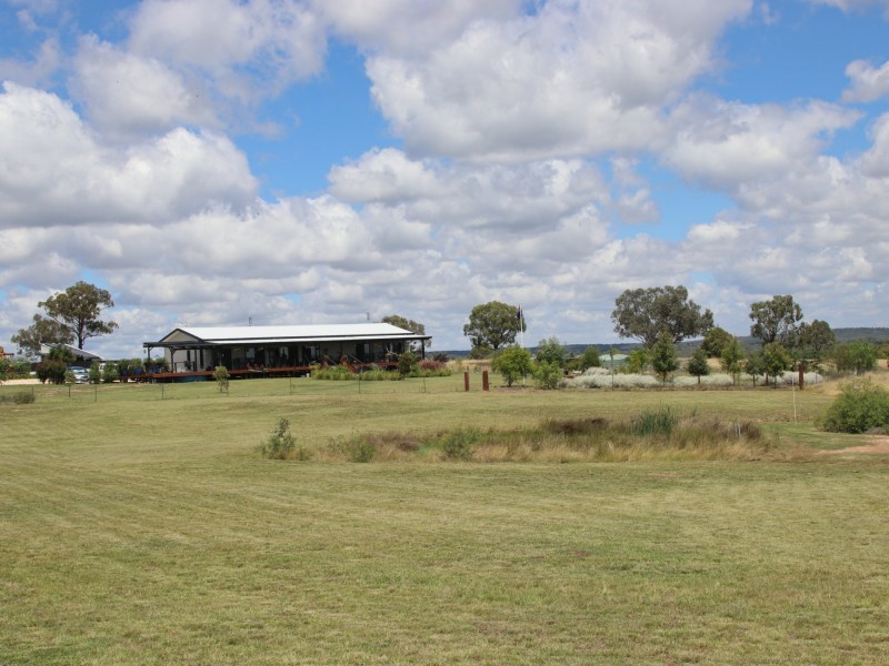 18079 Cunningham Highway, Karara QLD 4352