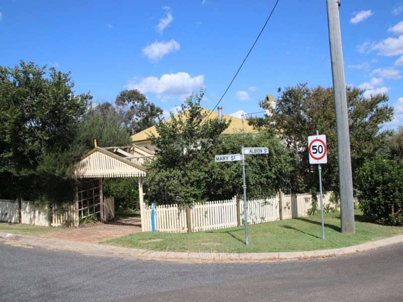 16 Mary Street, Warwick QLD 4370