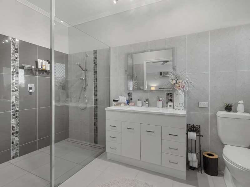 6 William Craig Drive, Rosenthal Heights QLD 4370