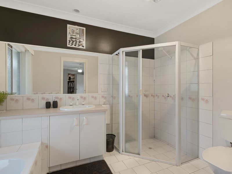 9 Golf Links Avenue, Warwick QLD 4370