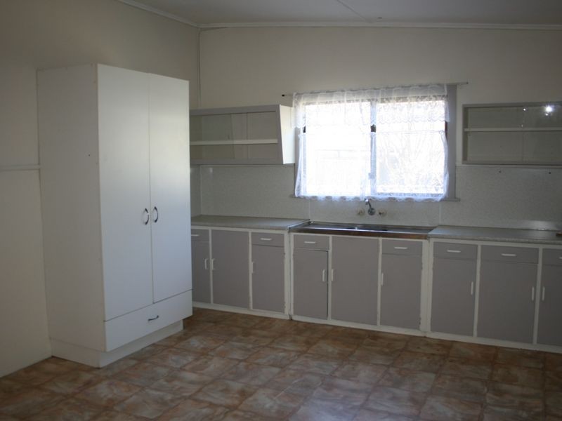16 OLEANDER ST, Killarney QLD 4373