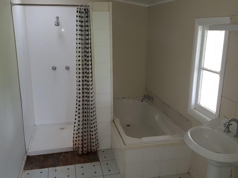 4205 Leyburn Cunningham Road, Wheatvale QLD 4370