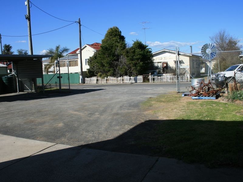 15 Oak Avenue, Warwick QLD 4370