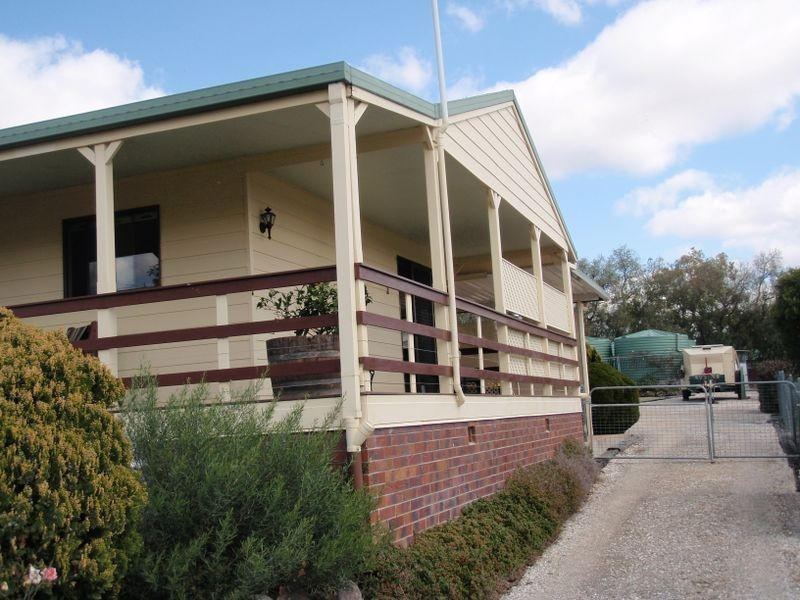 54 Pine St, Killarney QLD 4373