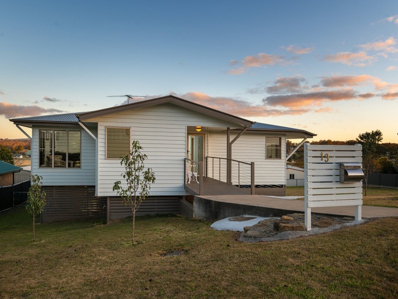 19 Walker Street, Warwick QLD 4370