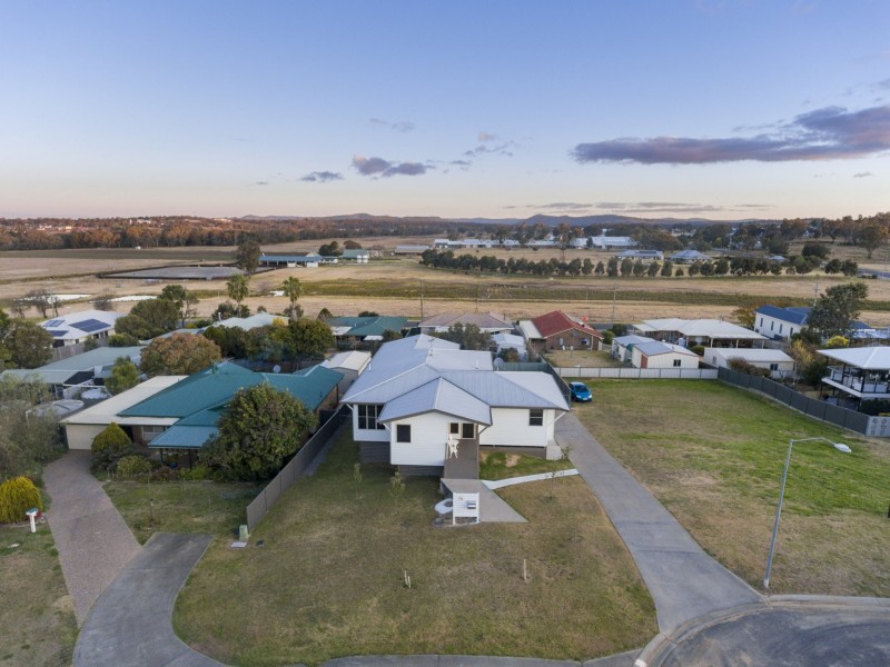 19 Walker Street, Warwick QLD 4370