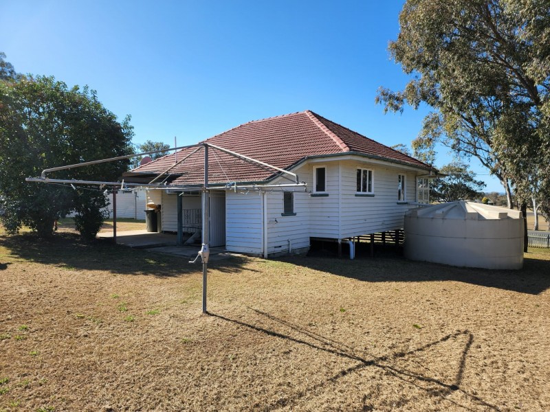 73 Wallace Street, Warwick QLD 4370