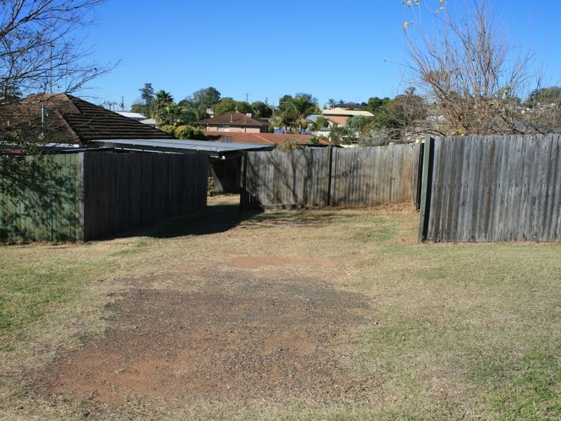 120 Locke Street, Warwick QLD 4370