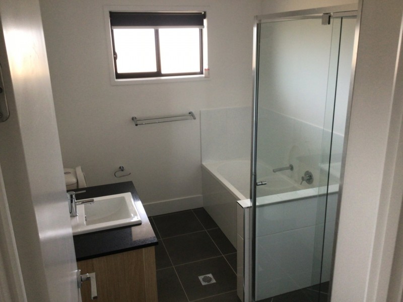 6-8 Compass Court, Warwick QLD 4370