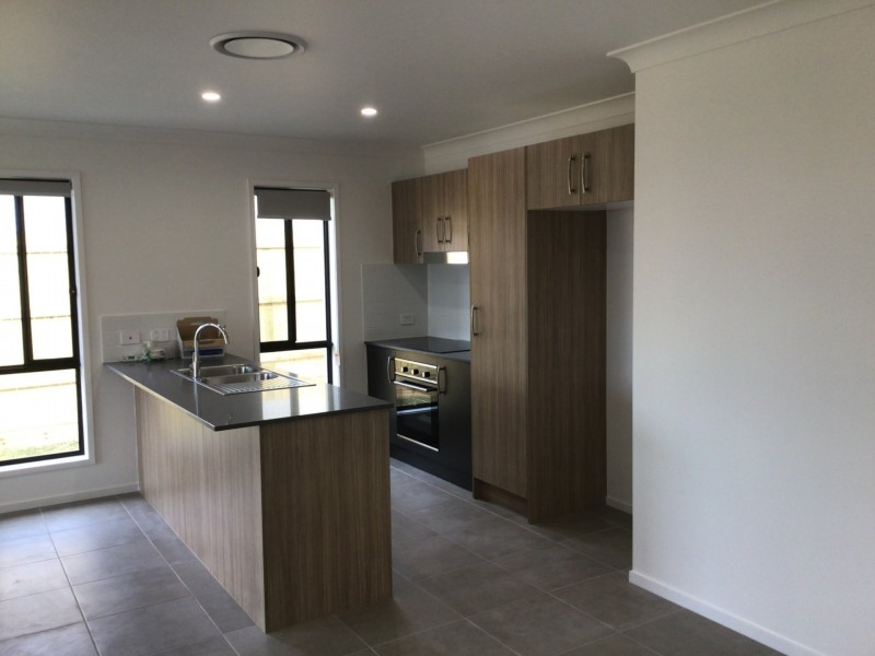 8 Meridian Drive, Warwick QLD 4370