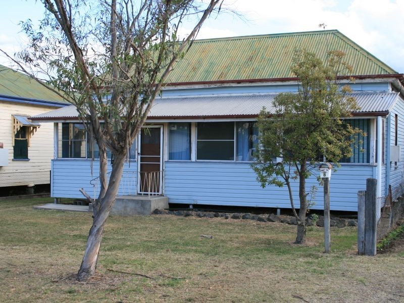 8 Pine Street, Warwick QLD 4370
