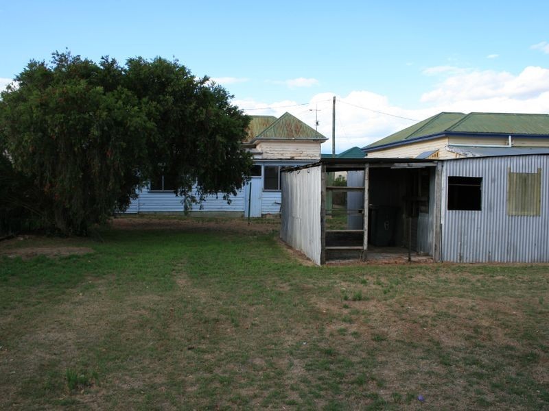 8 Pine Street, Warwick QLD 4370