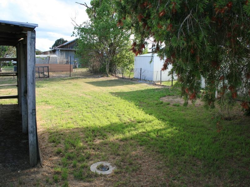 8 Pine Street, Warwick QLD 4370