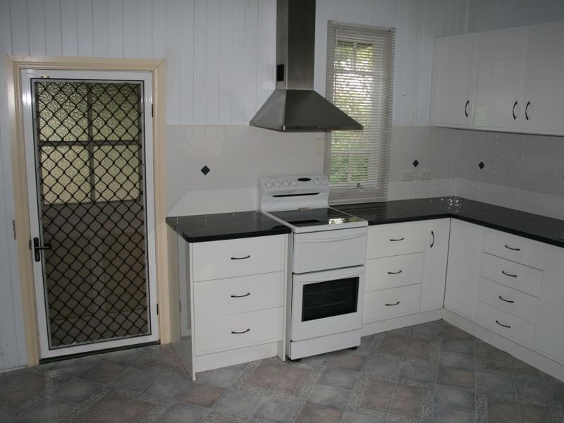 11 Coe Street, Warwick QLD 4370