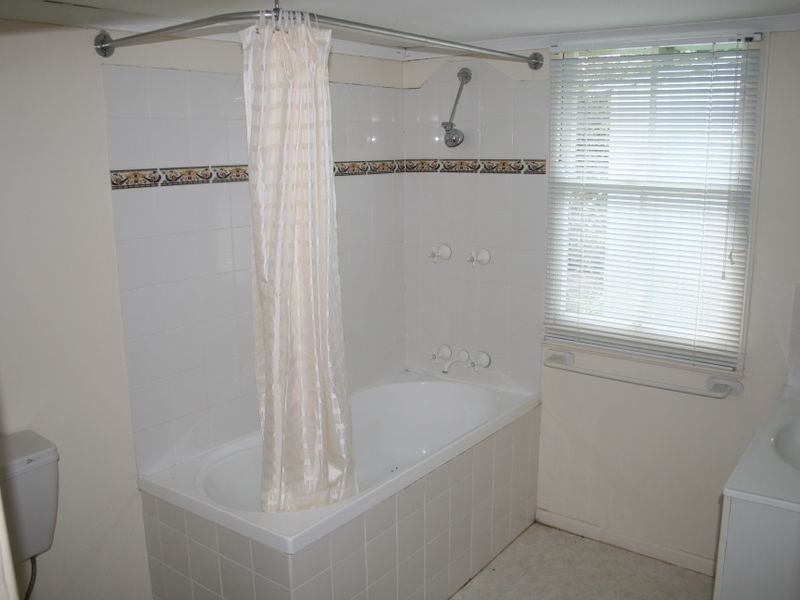 11 Coe Street, Warwick QLD 4370