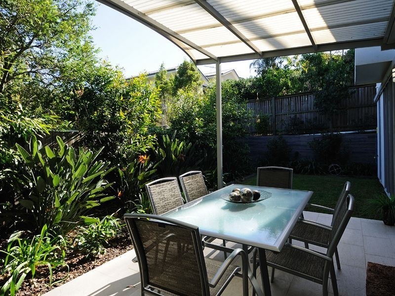 13 Rennie Street, Indooroopilly QLD 4068