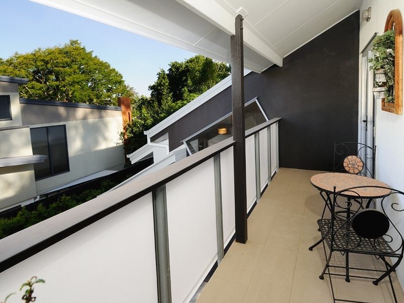 13 Rennie Street, Indooroopilly QLD 4068