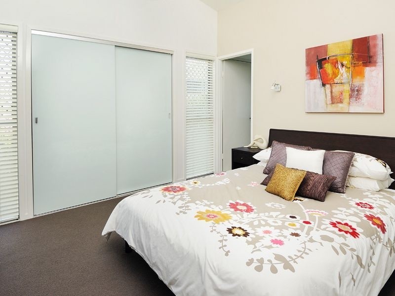 13 Rennie Street, Indooroopilly QLD 4068