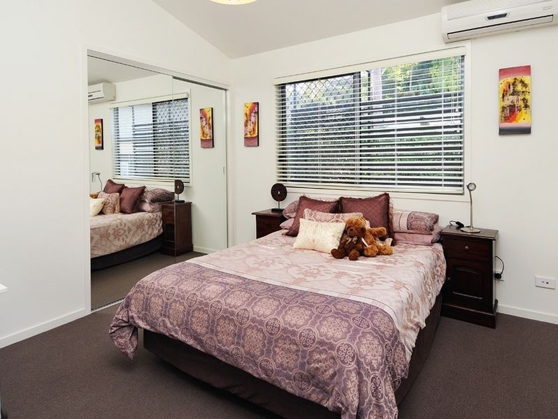 13 Rennie Street, Indooroopilly QLD 4068