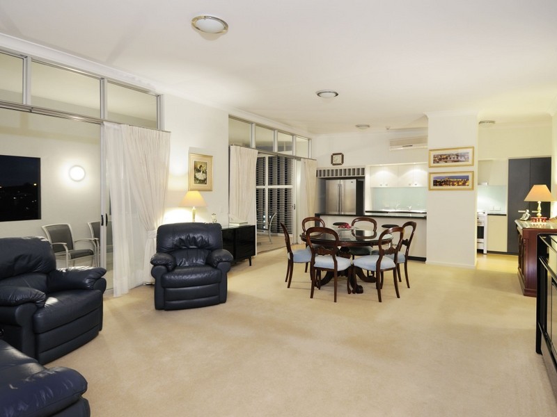 42/8 Belgrave Road, Indooroopilly QLD 4068