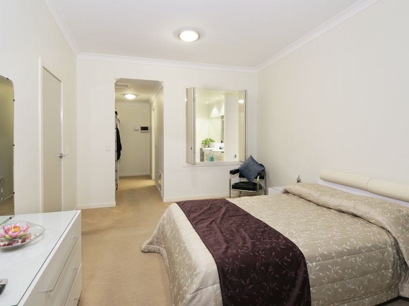42/8 Belgrave Road, Indooroopilly QLD 4068