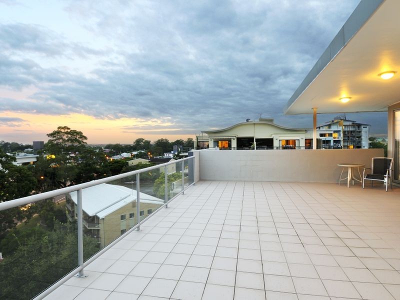 42/8 Belgrave Road, Indooroopilly QLD 4068