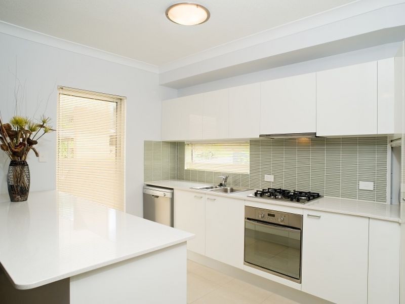 76/29 Alpha Street, Toowong QLD 4066